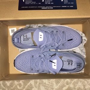 Brand new super cute womens under arm. shoes